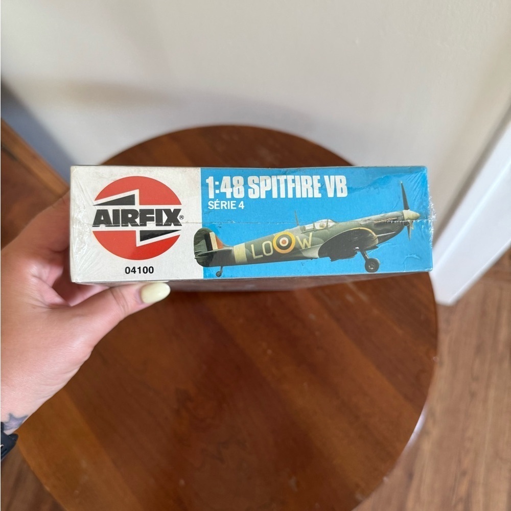 Airfix Supermarine Spitfire VB 1/48 Model Kit Factory Sealed Airplane WWII - Picture 4 of 5